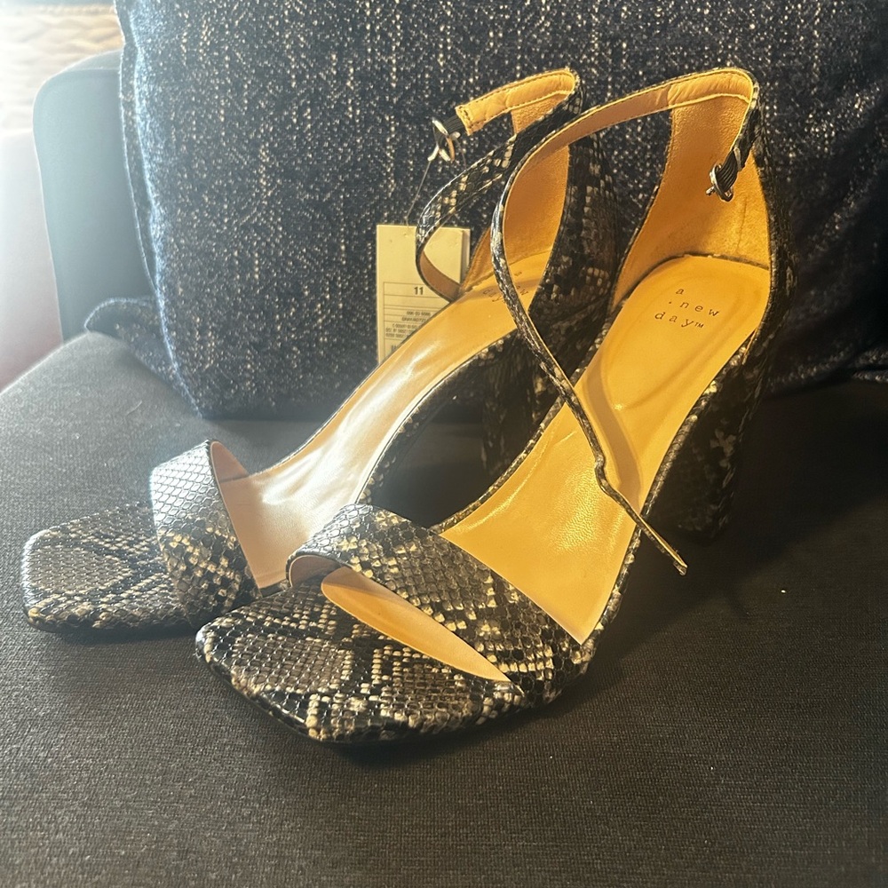NWT faux snakeskin heels